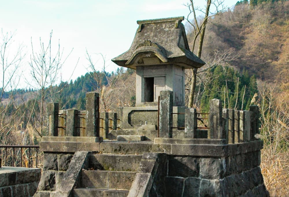 謙信廟