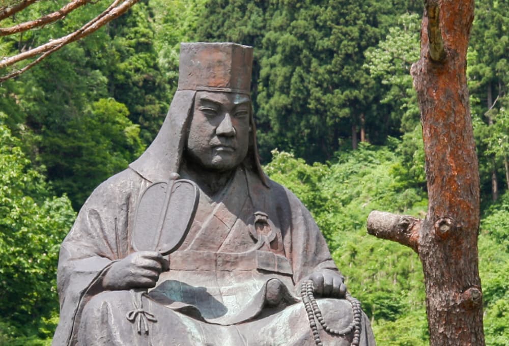 上杉謙信公銅像