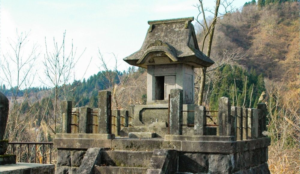 謙信廟